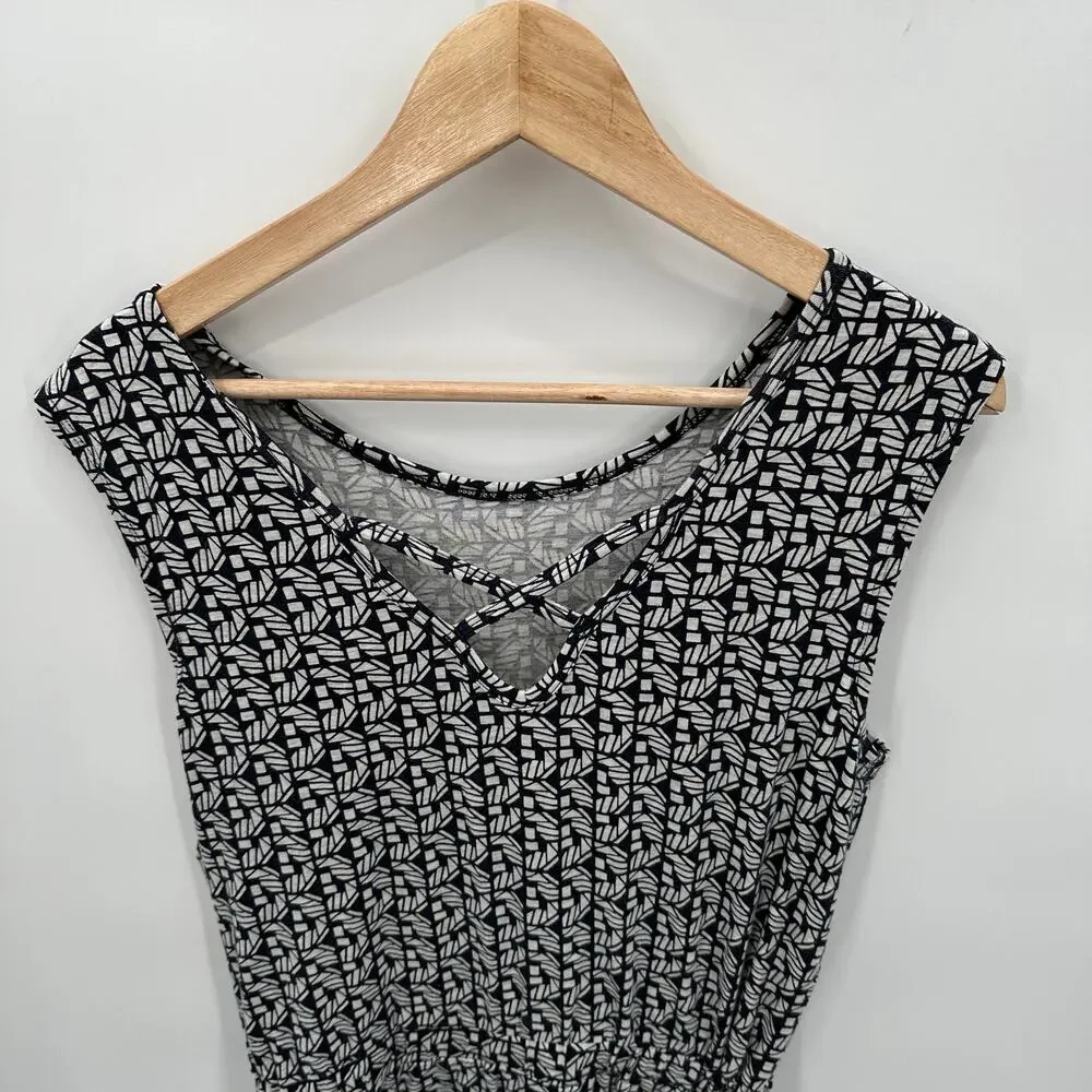 ATHLETA Encinitas Lively Stretch Jersey Silk Blend Print Dress // S - Picture 7 of 13